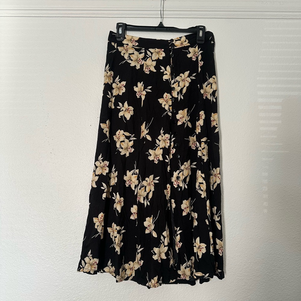 Vintage Rare Floral Black and Cream Red Detail Slit Button Skirt Sag Harbor